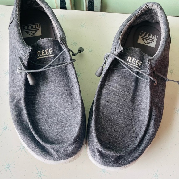 Size 10.5 men’s REEF casual surf beach shoes cushion comfortable flats loafers - Picture 1 of 6